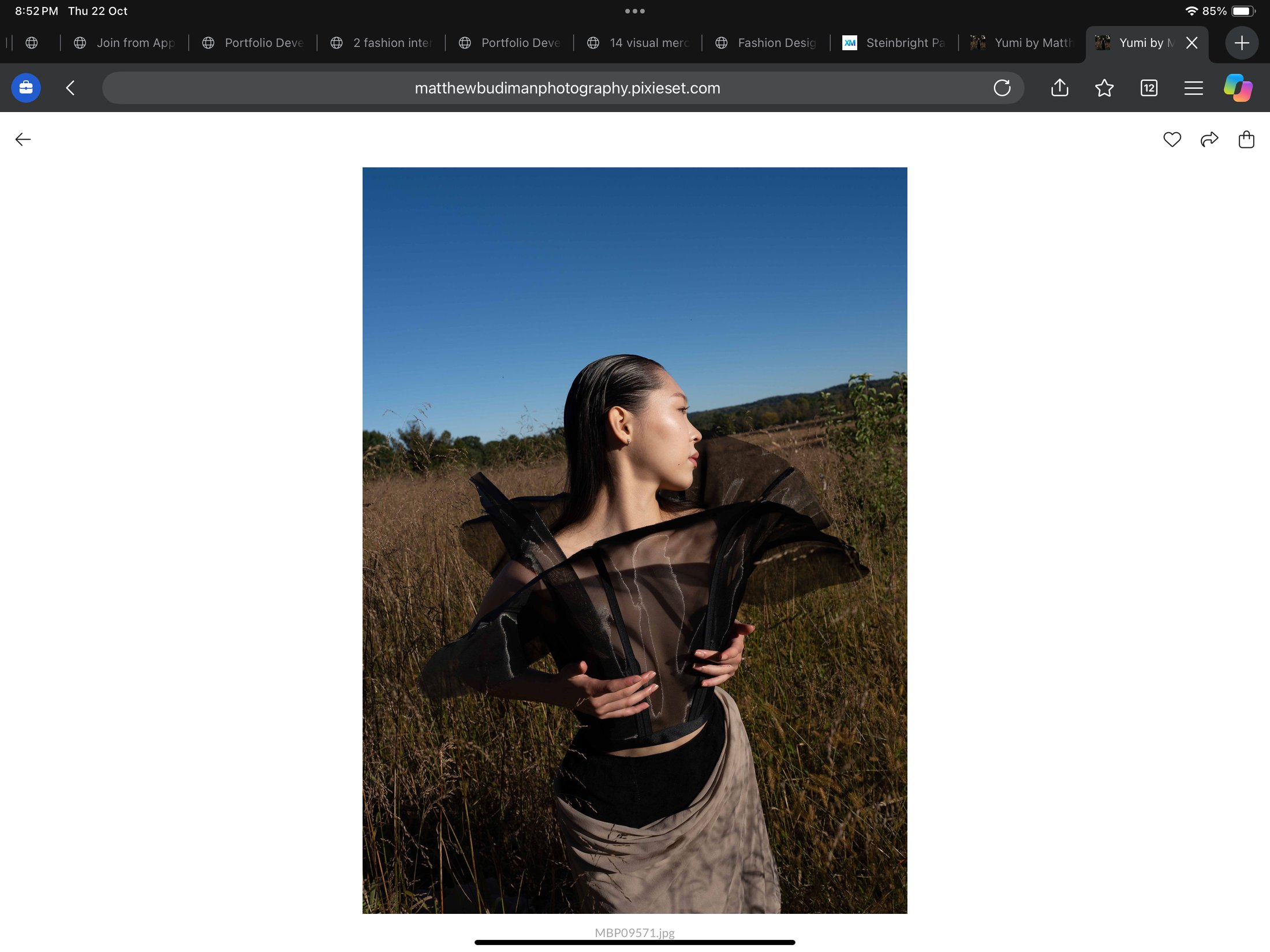 Outdoor fashion photography, 28